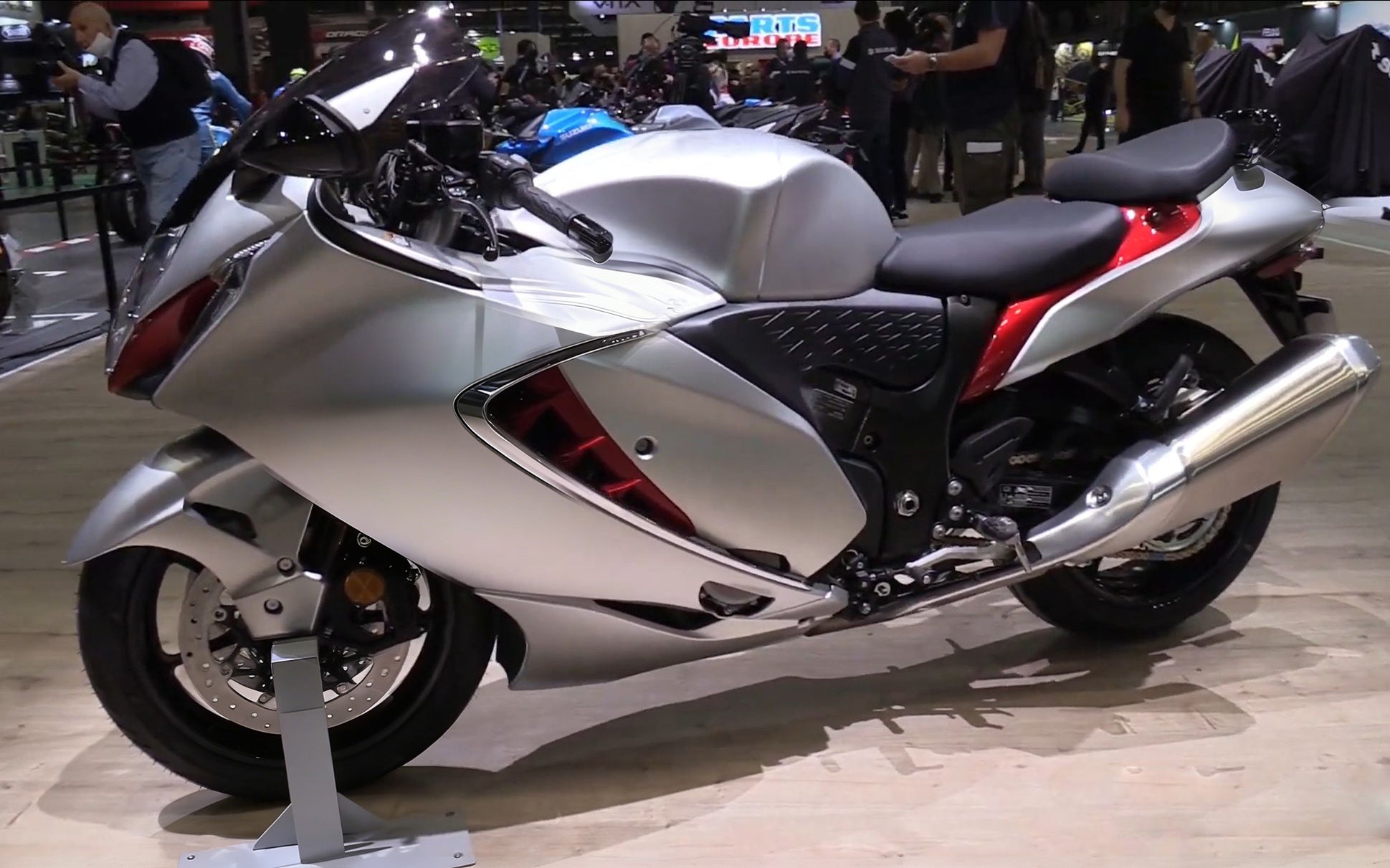 Amotopart Suzuki Hayabusa GSX1300R 2021-2023 ABS-korin suojasarja