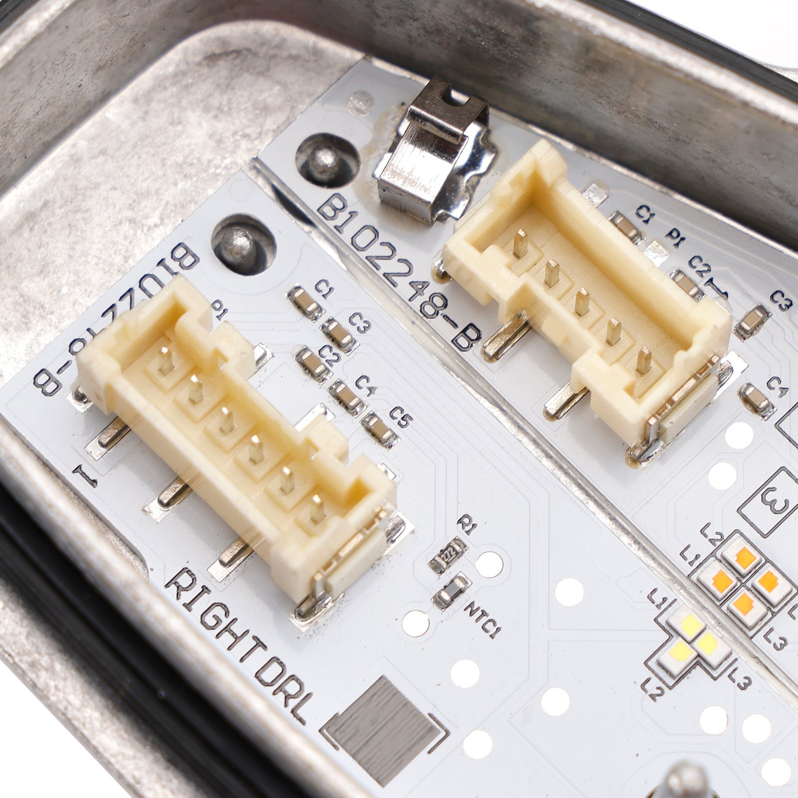 LED LED DRL Gauche y faros delanteros para el asiento Arona (KJ7) 2017-2024, 2 habitaciones, con disipador térmico 6F0941475/76