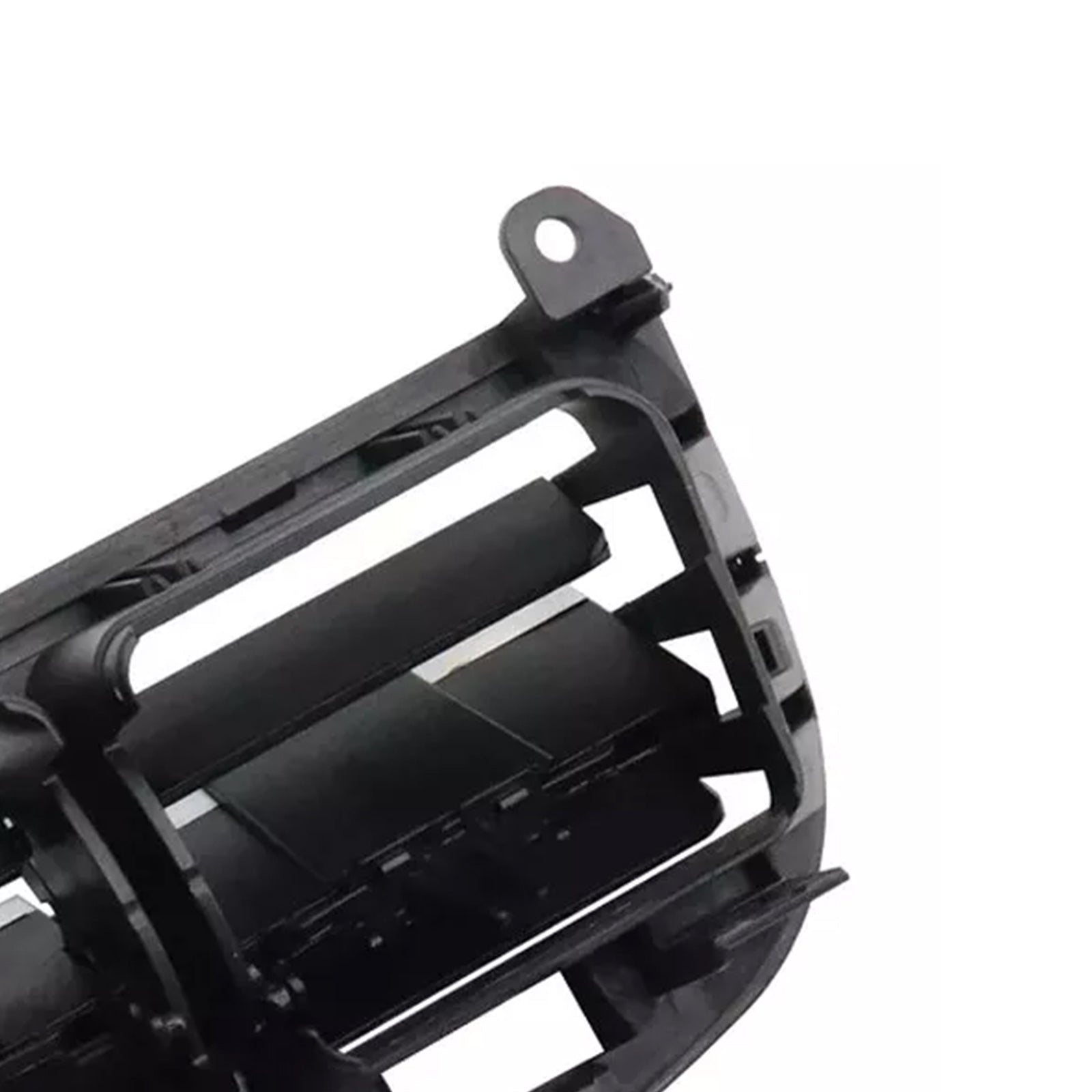 Siatka wentylacyjna tylnej centralnej konsoli Maserati Ghibli 2014-2020