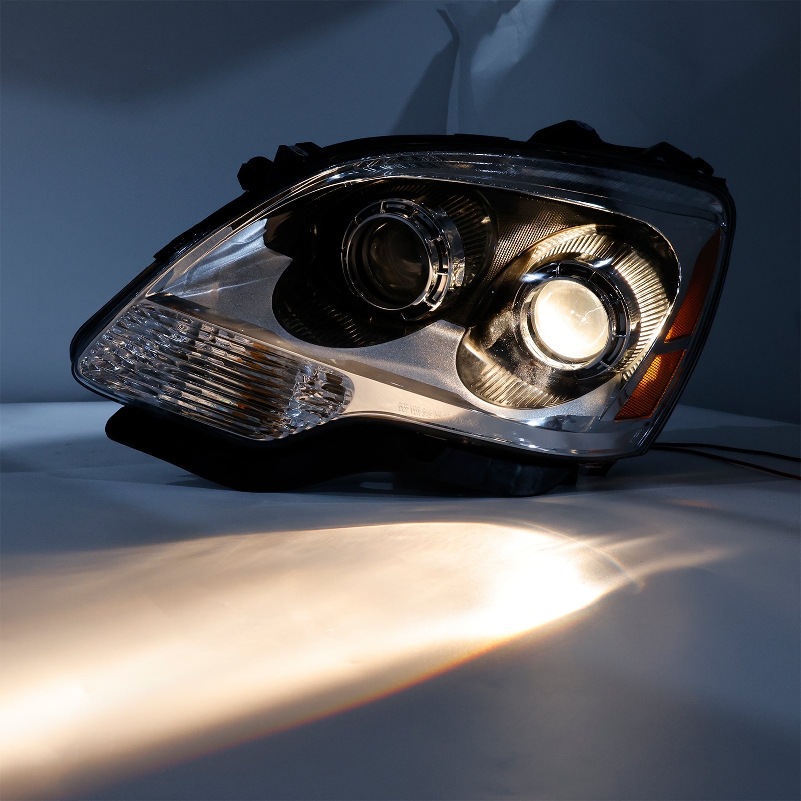 Phares HID gauche et droit pour GMC Acadia (2007-2012) - Références : 22938888 et 22938889