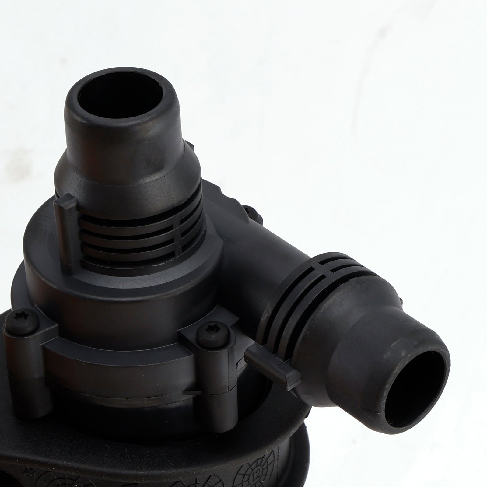 Sähköinen apuvesipumppu 64119197085 BMW E70 F15 X5 2007-2015