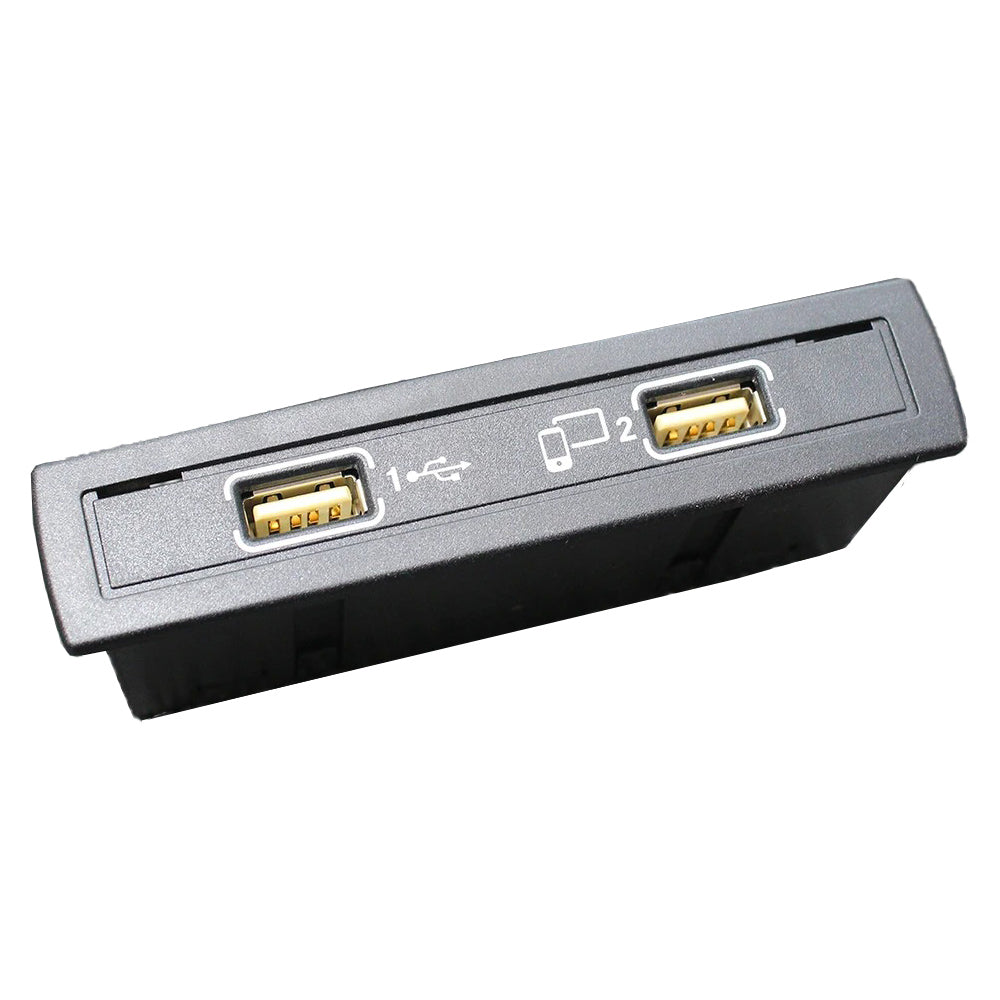 USB A1728201600 USB Multimedia -sovitin Mercedes-Benzille