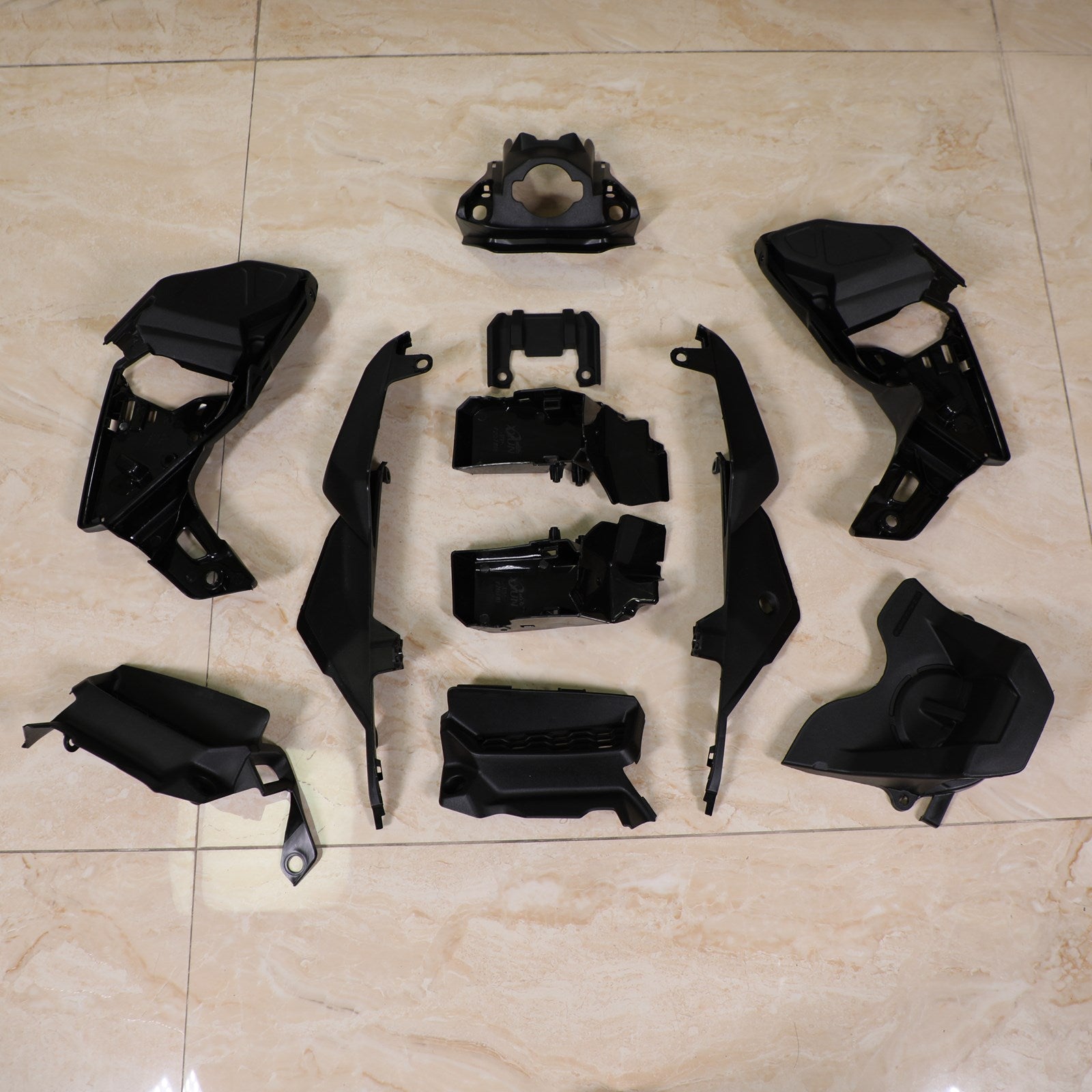 Injekcijski komplet, plastično telo za Honda CB 650R 2019-2020