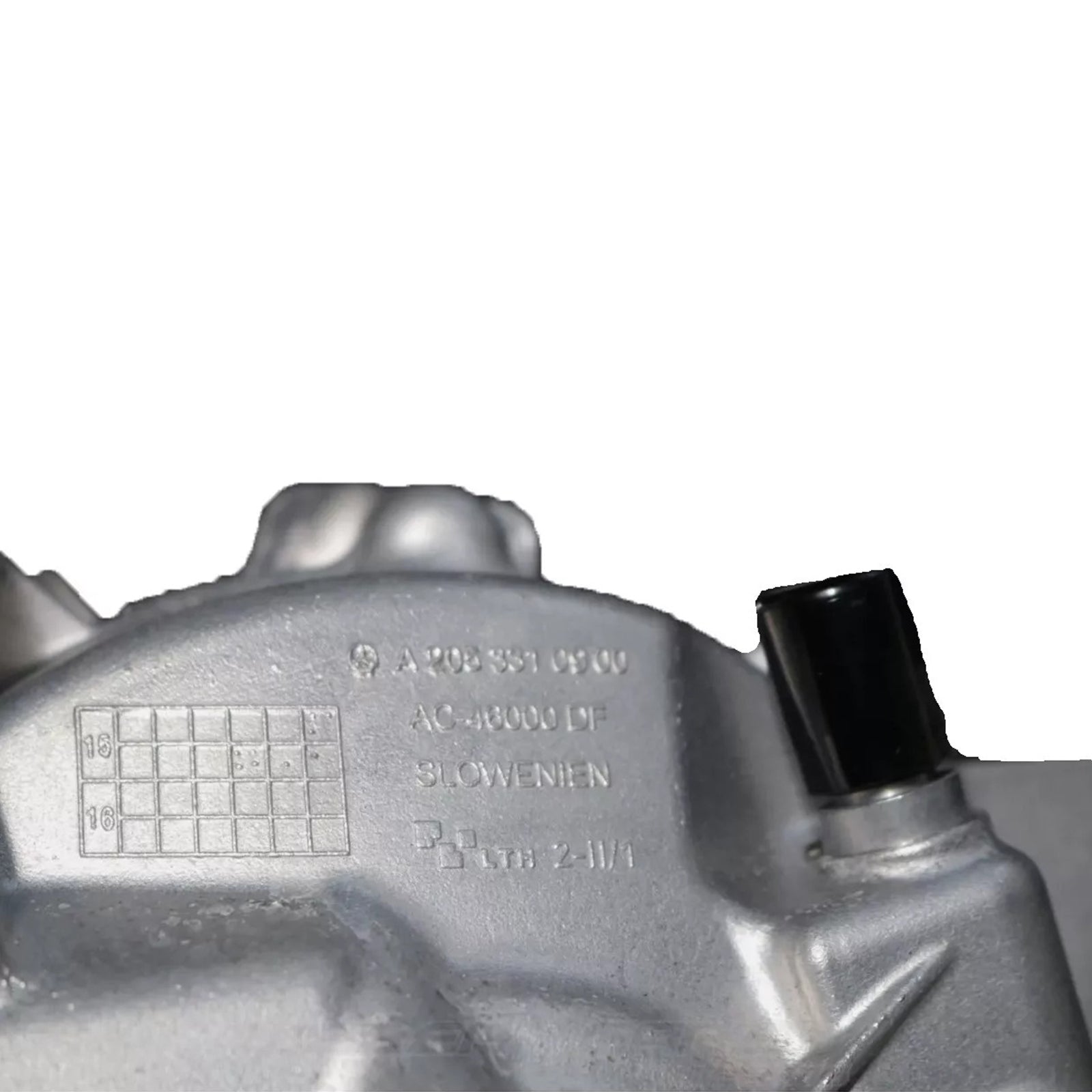 Mercedes-Benz E 350 4Matic 2020-2023, Base 2.0L L4 - Support d'essieu différentiel avant à gaz 2053304107 A2053306700