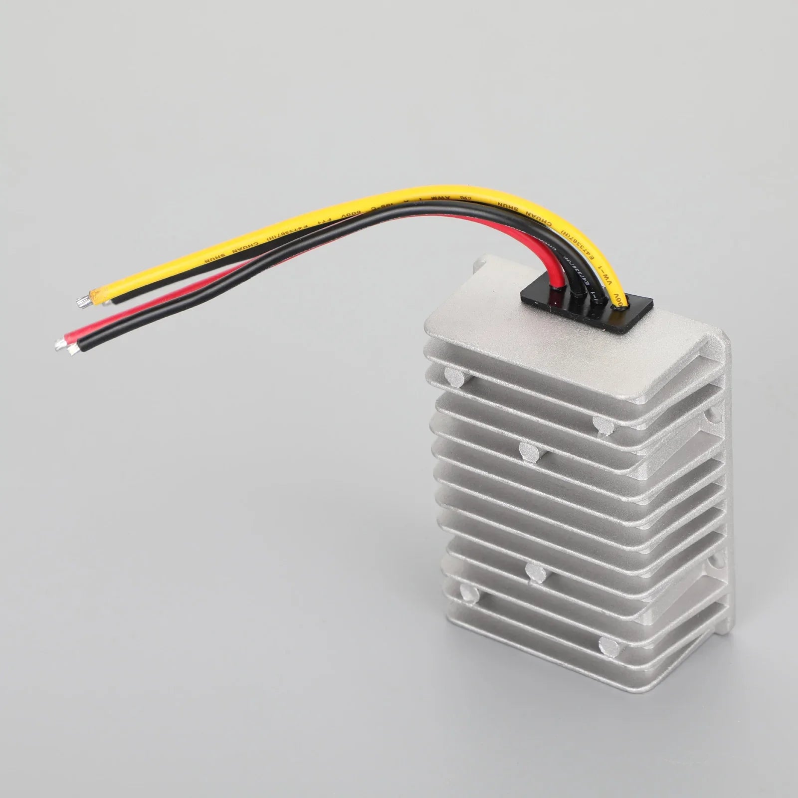 Étanche 24V à 13.8V 30A 414W Régulateur de convertisseur de puissance DC/DC abaisseur