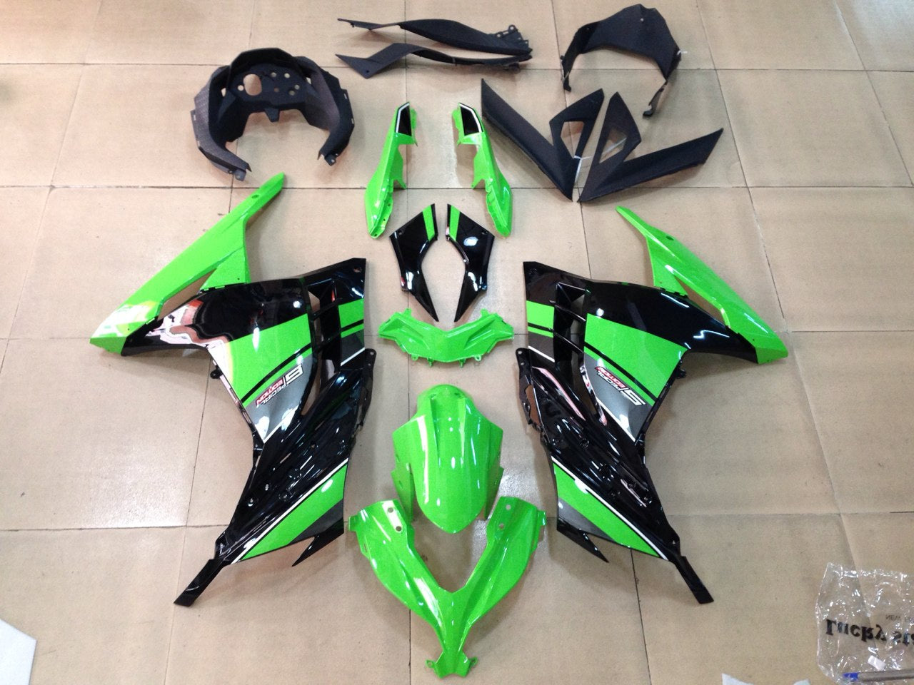 Amotopart Carene 2013-2017 Plastiche Kawasaki Ninja 300R EX300R Verde Nero Ninja Generic