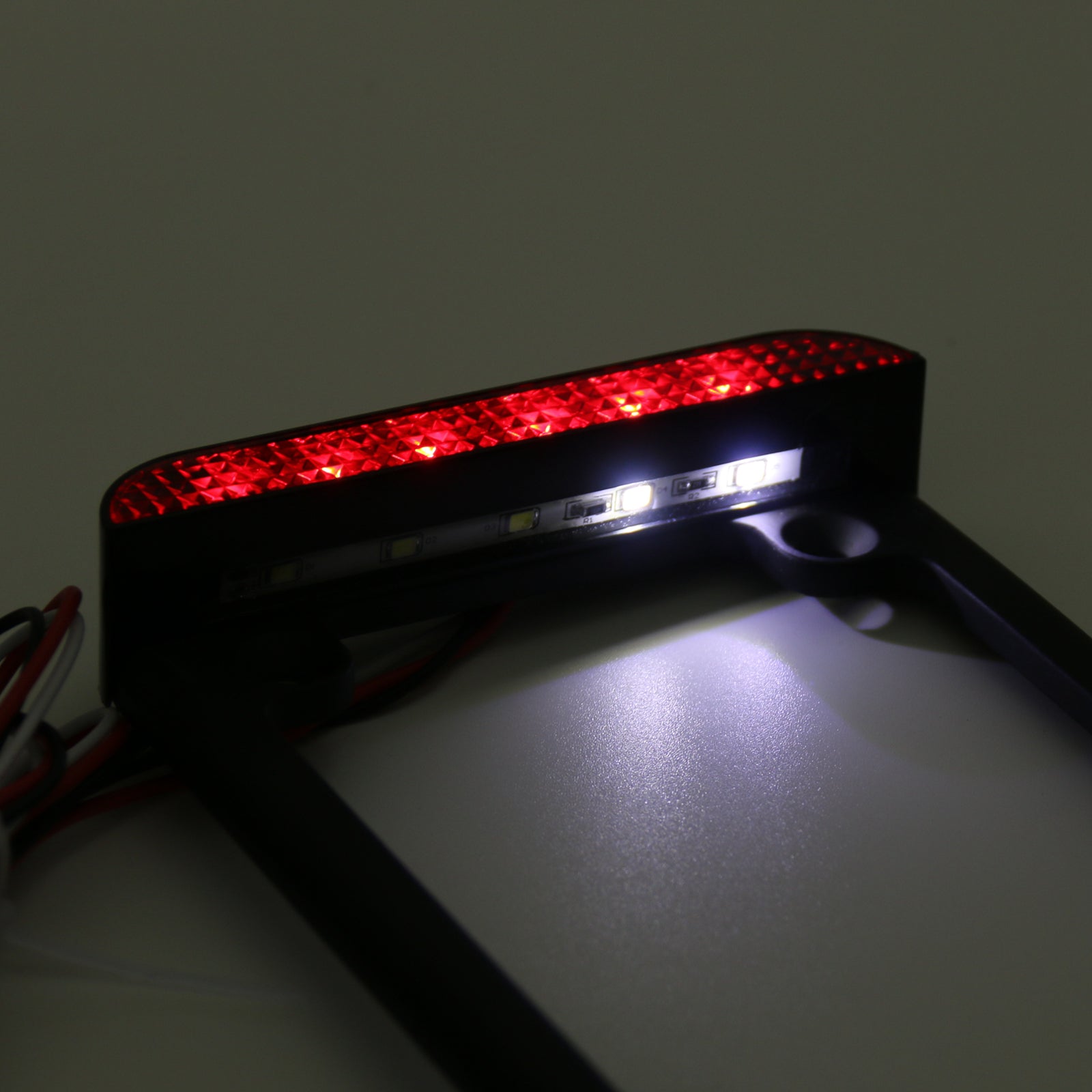 Marco universal para matrícula de motocicleta 3 LED con luz de freno trasera LED genérica