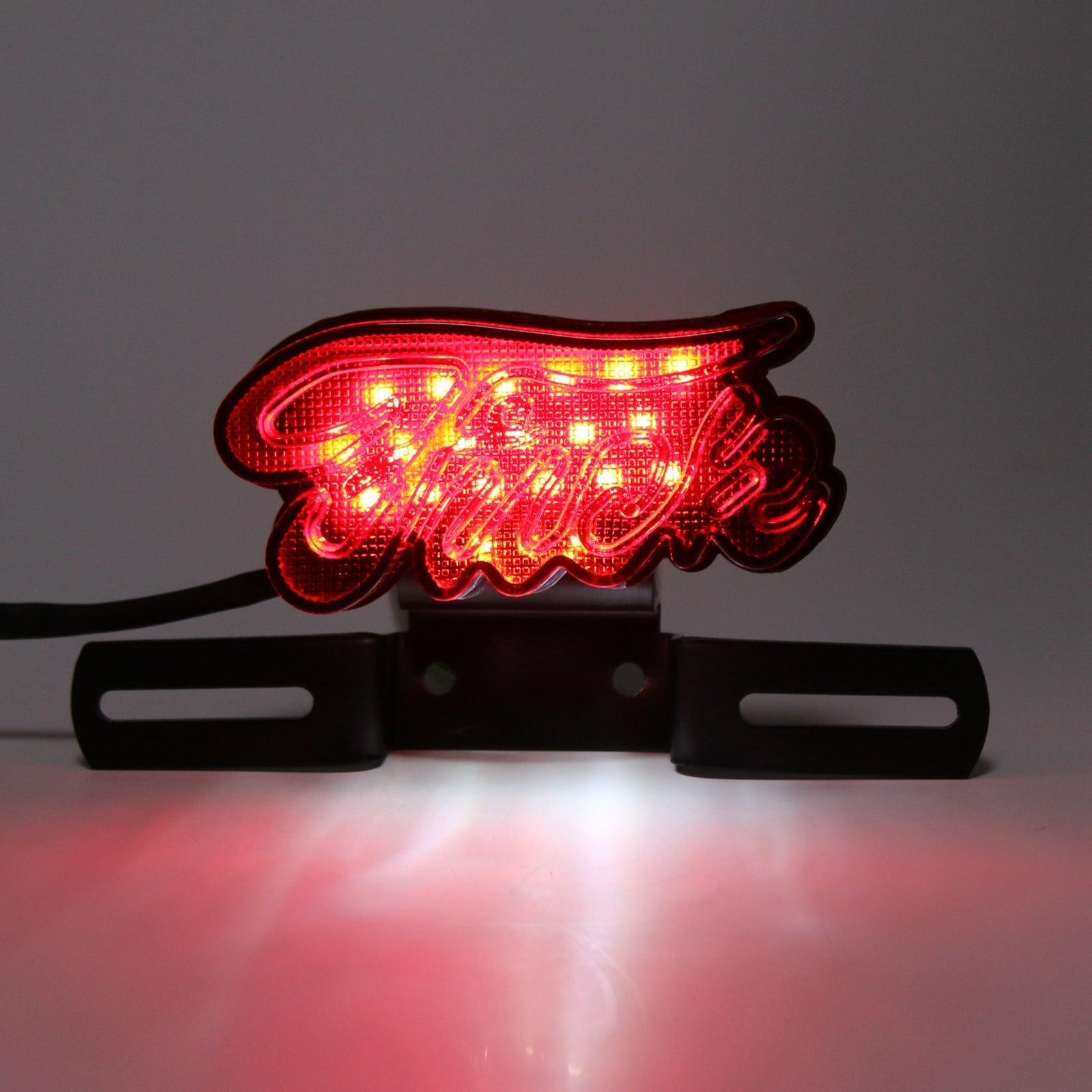 Boîtier en plastique de lampe de course de feu arrière de frein à LED pour Harley Chopper générique