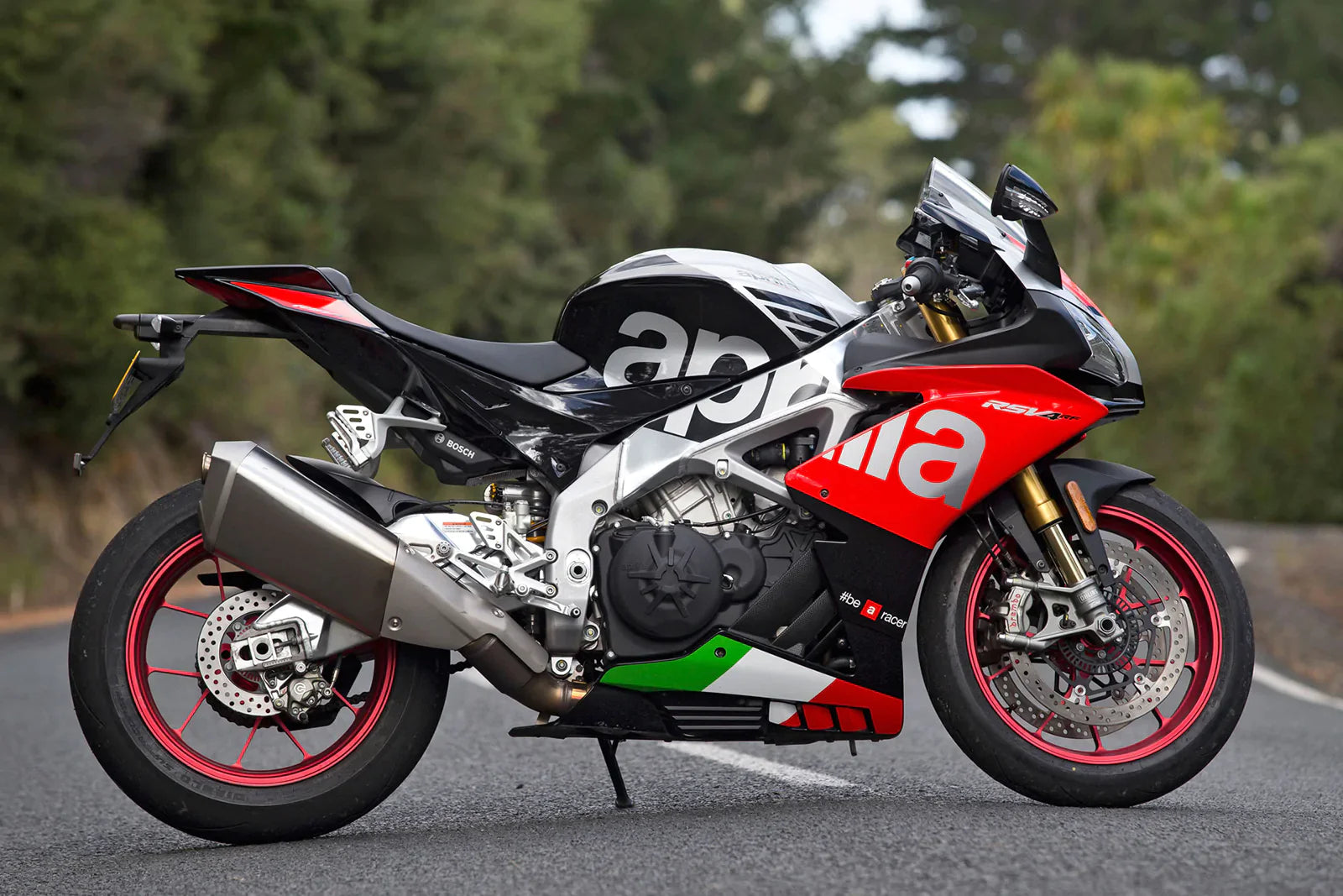 Amotopart Aprilia RSV4 1000 2016-2018 Kit de carénage